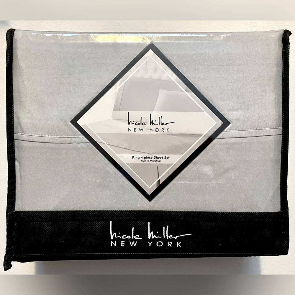 NWT Nicole Miller New York King 4 Piece Sheet Set